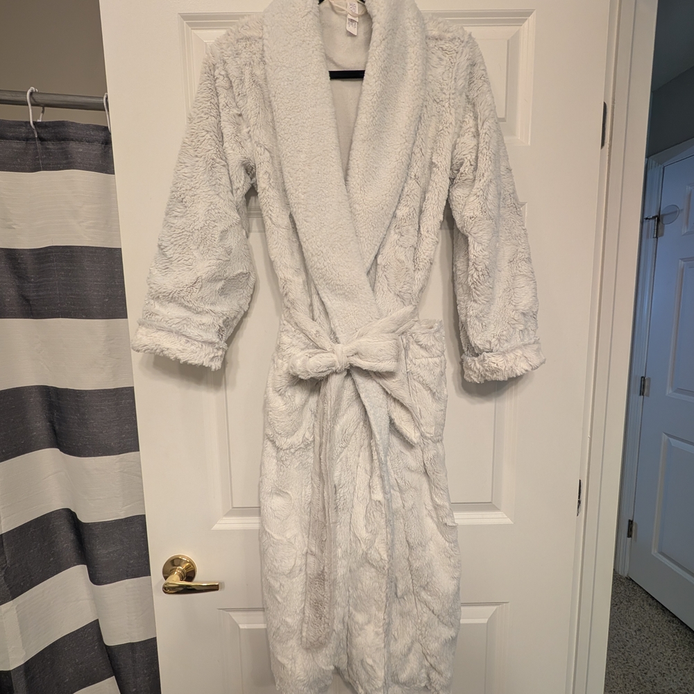 Stars Above Plush White Bathrobe